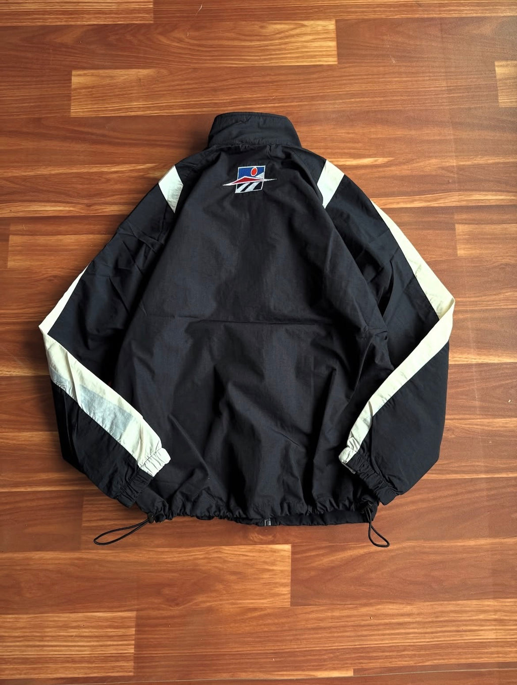REEBOK WIND-BREAKER