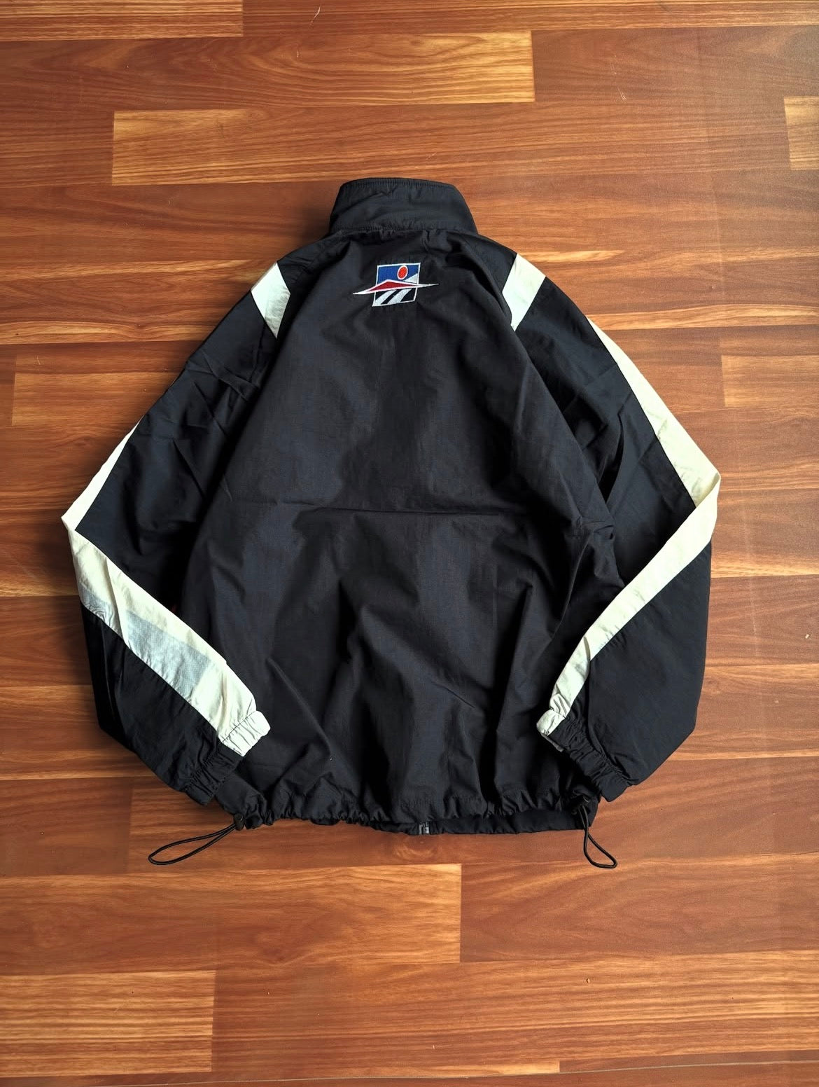 REEBOK WIND-BREAKER
